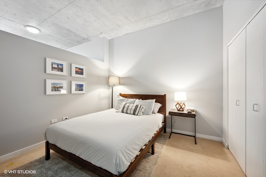 235 W Van Buren St #3421 Chicago, IL 60607