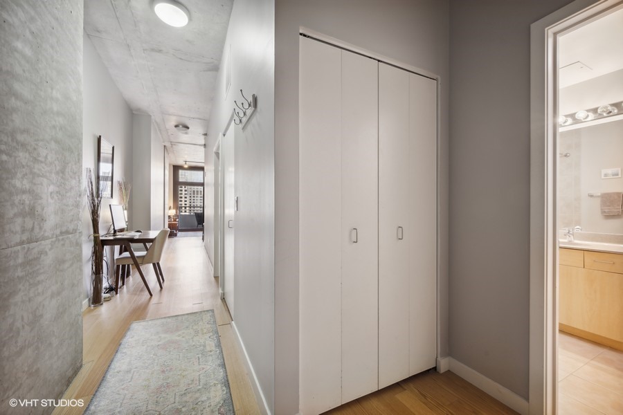 235 W Van Buren St #3421 Chicago, IL 60607