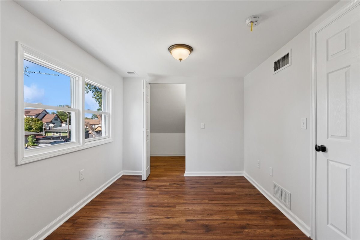 1015 Oakland Ave Joliet, IL 60435