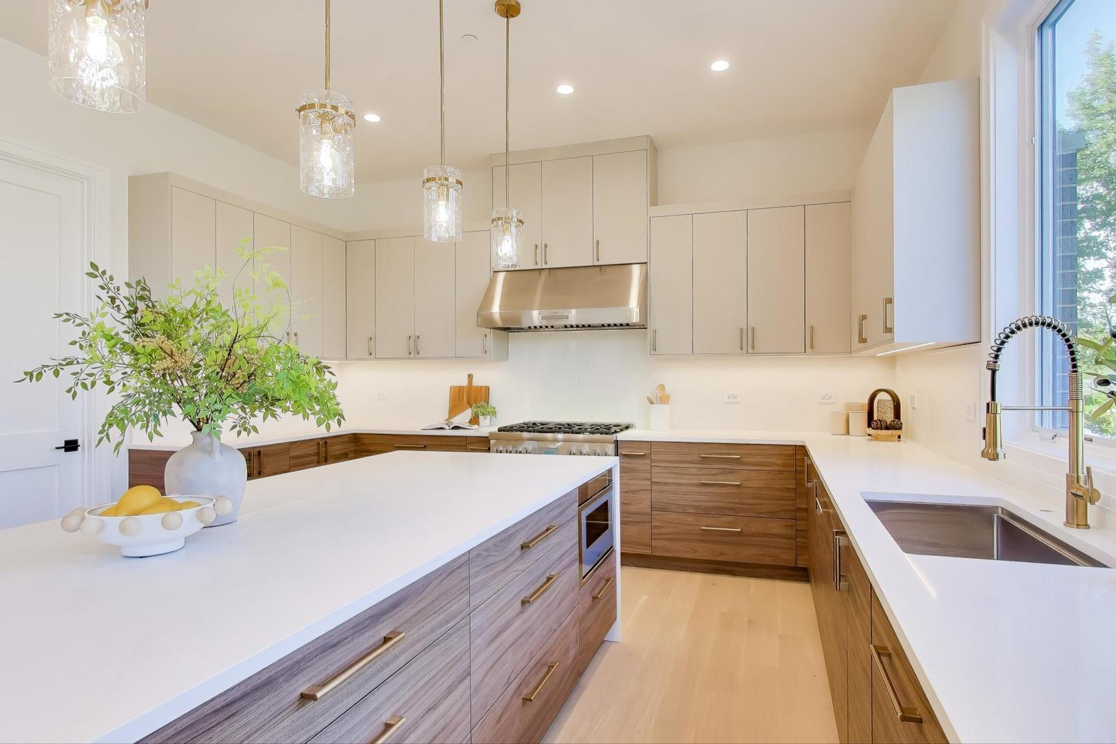 1839 Shelley Ct Highland Park, IL 60035