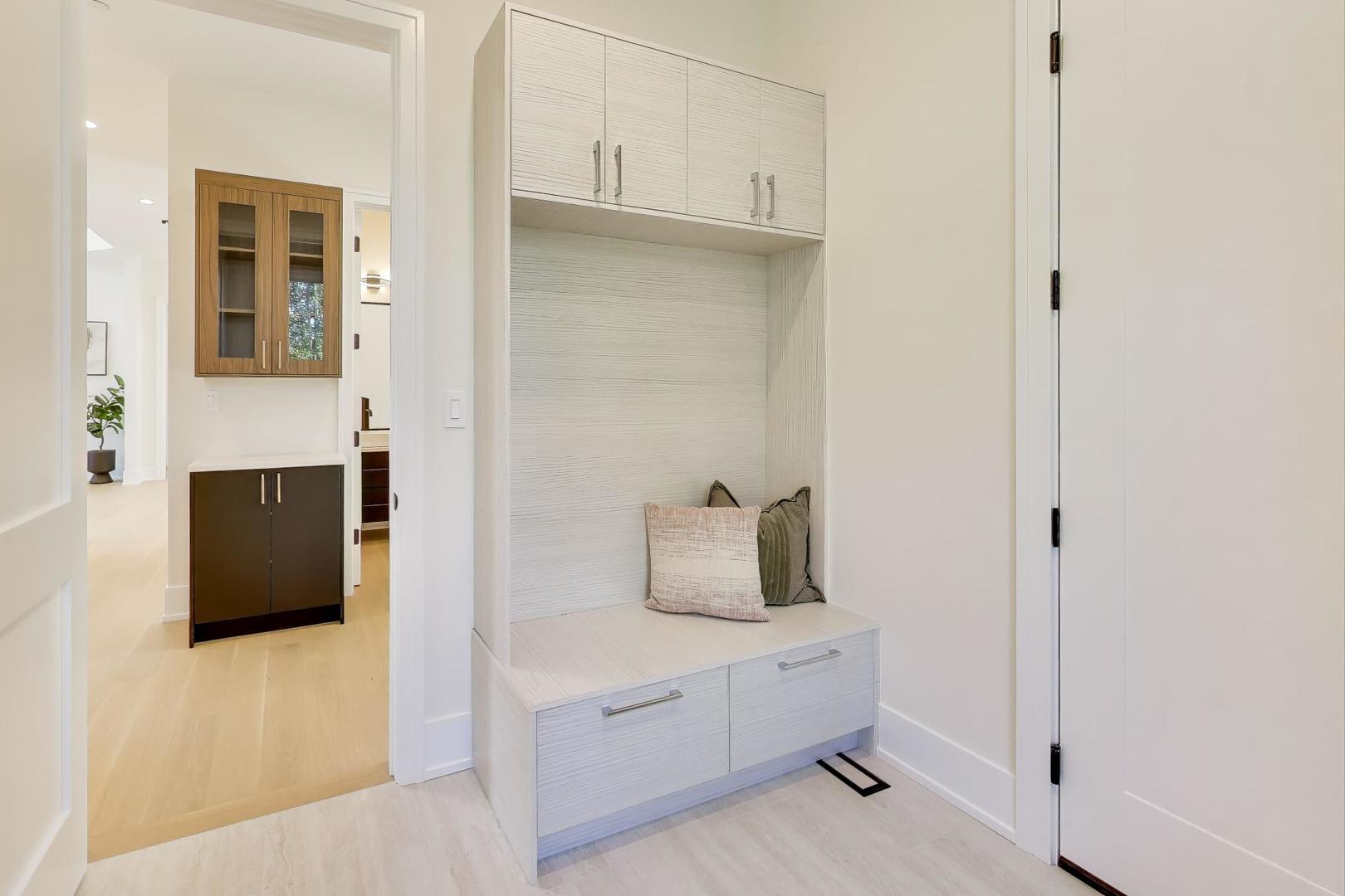 1839 Shelley Ct Highland Park, IL 60035