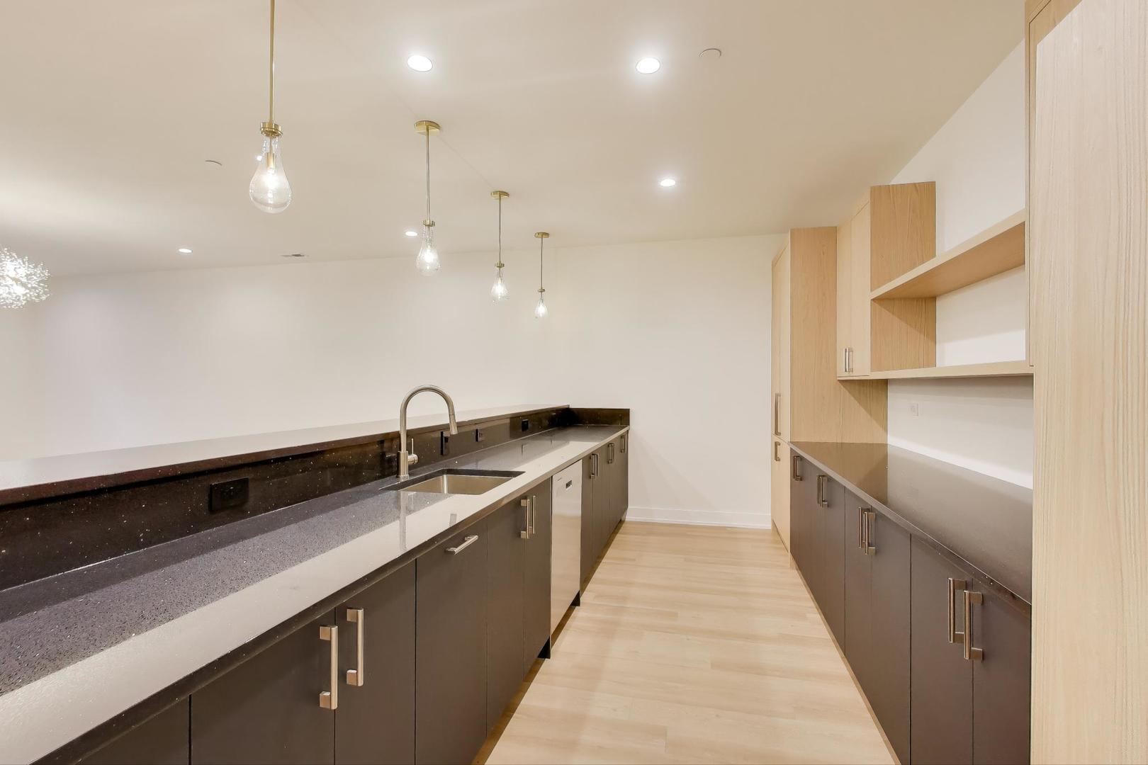 1839 Shelley Ct Highland Park, IL 60035