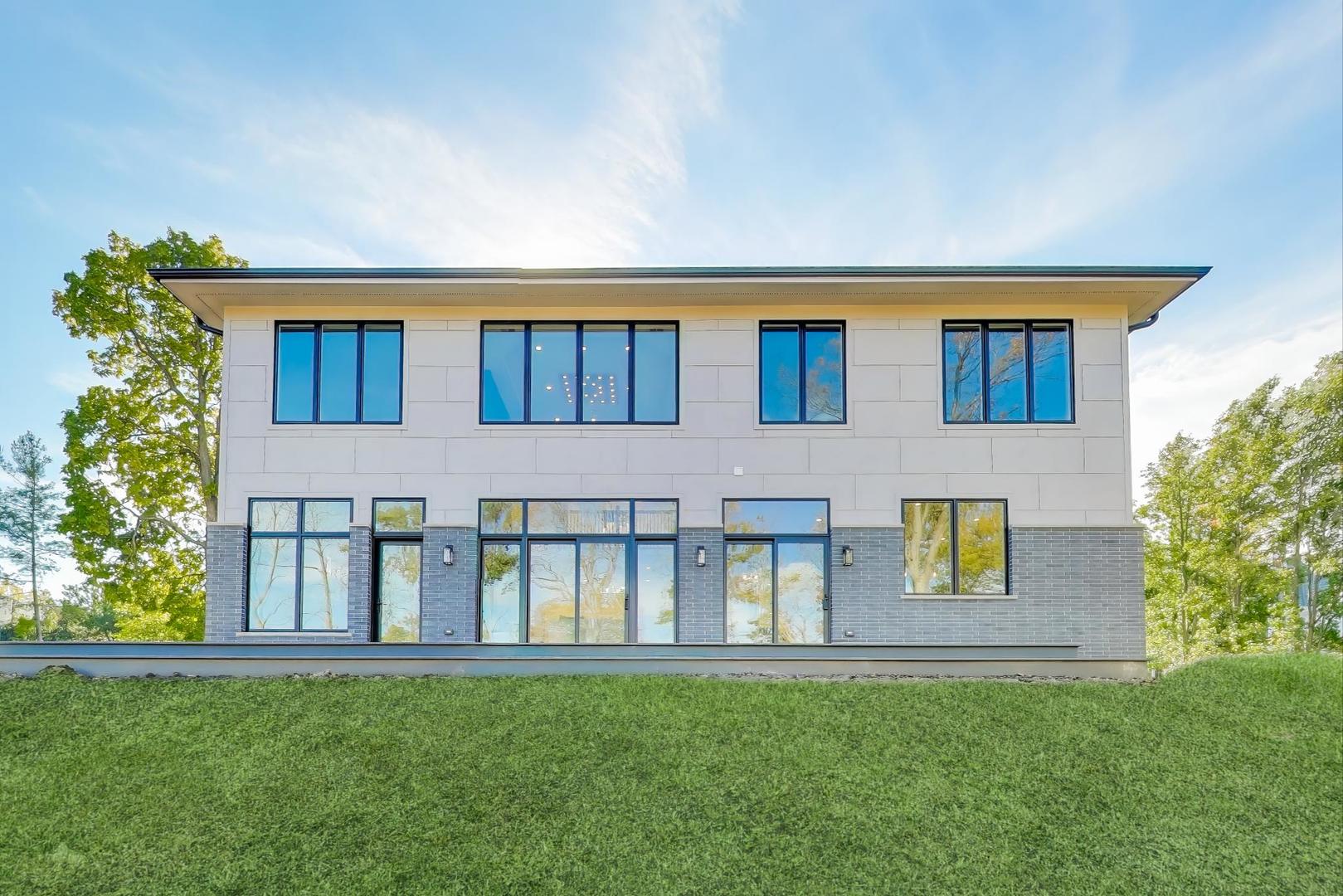 1839 Shelley Ct Highland Park, IL 60035