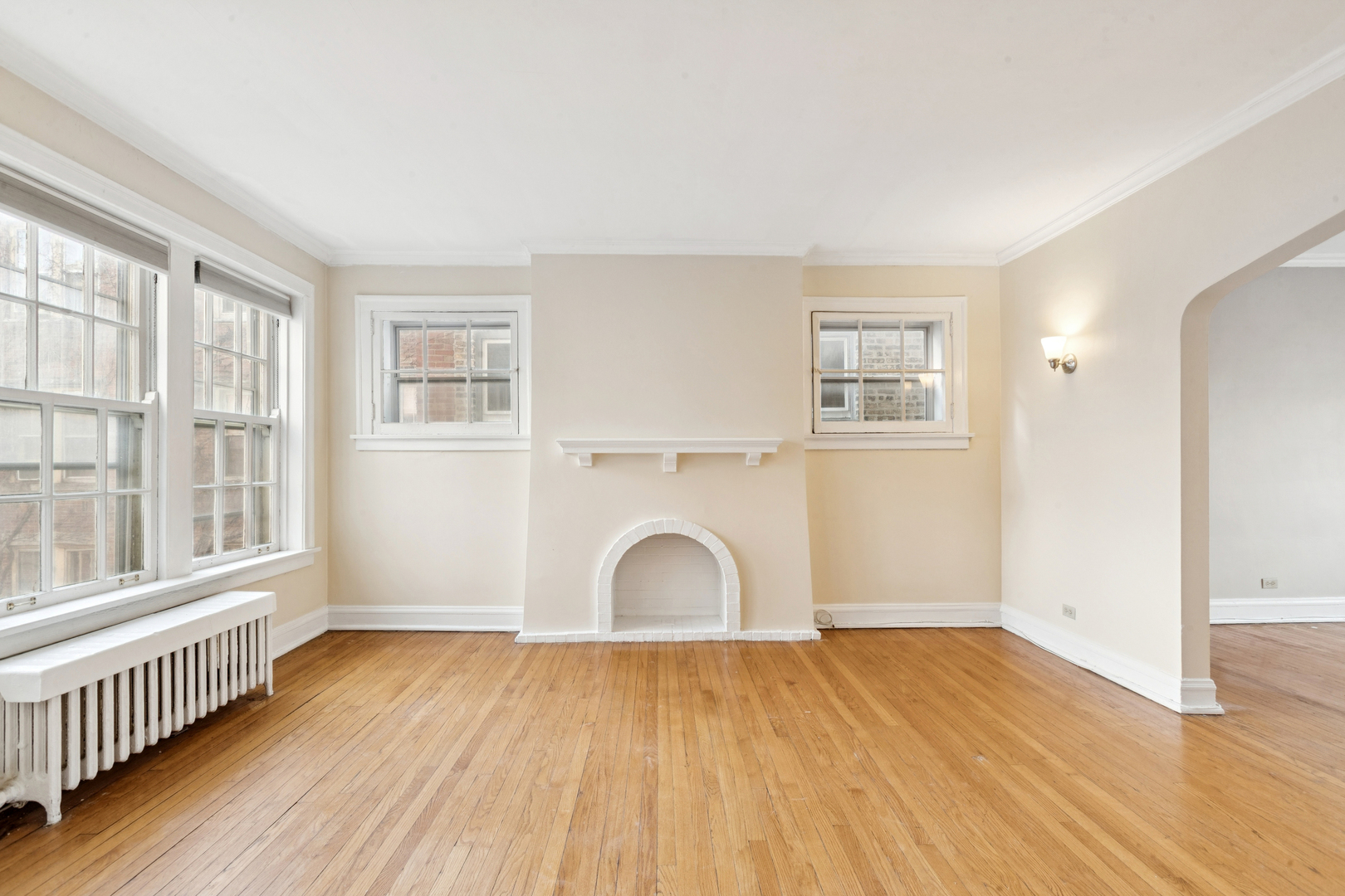 817 BRUMMEL St #2N Evanston, IL 60202