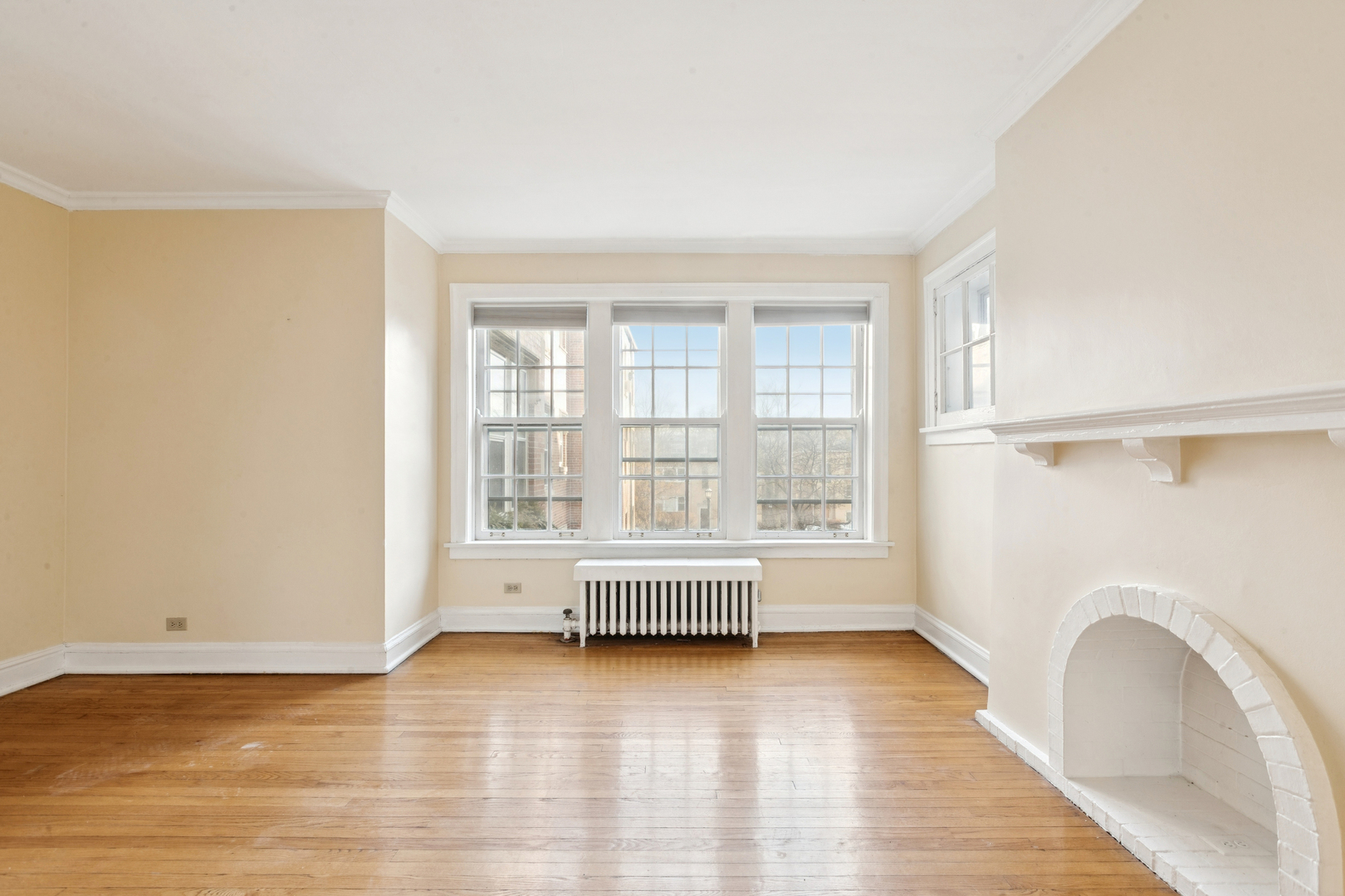 817 BRUMMEL St #2N Evanston, IL 60202