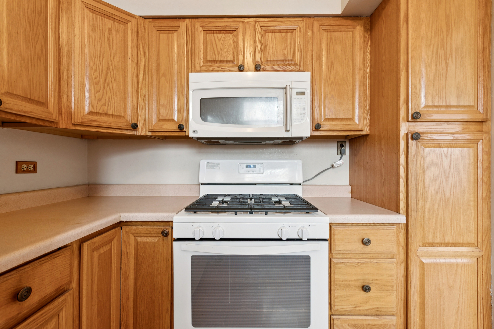 817 BRUMMEL St #2N Evanston, IL 60202