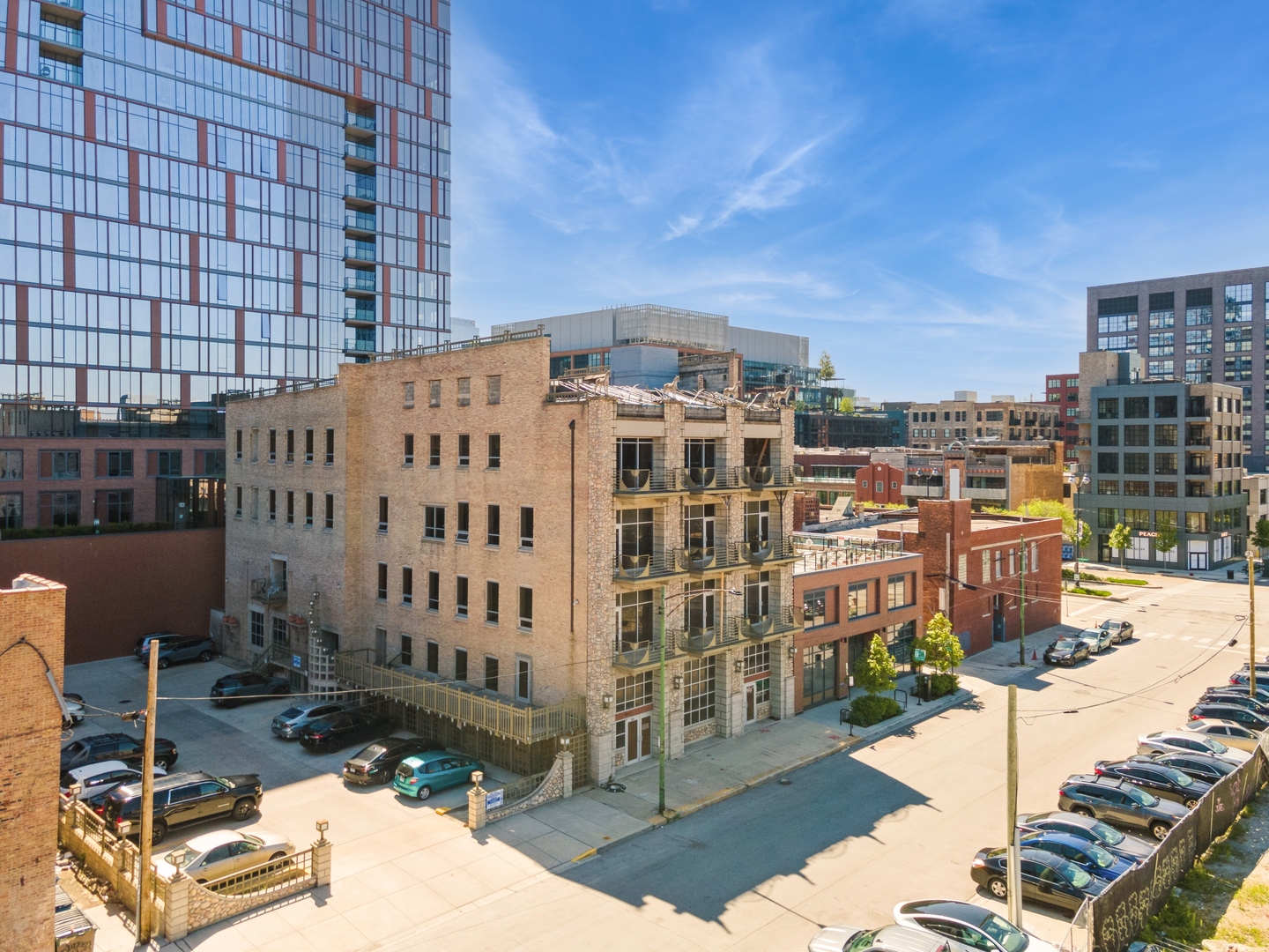 165 N May St Chicago, IL 60607