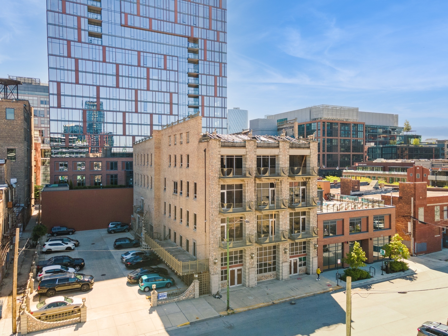 165 N May St Chicago, IL 60607