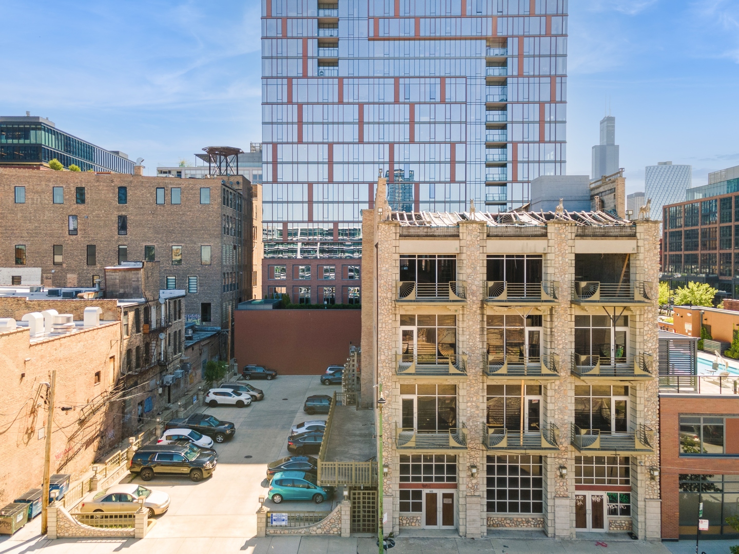 165 N May St Chicago, IL 60607