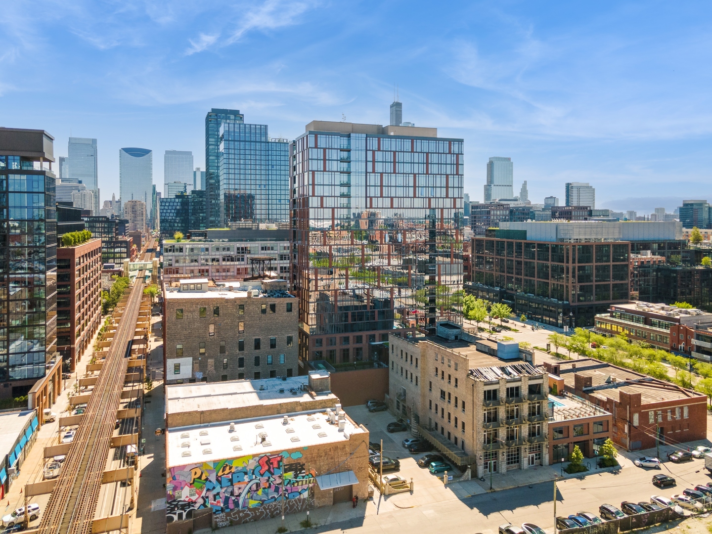 165 N May St Chicago, IL 60607