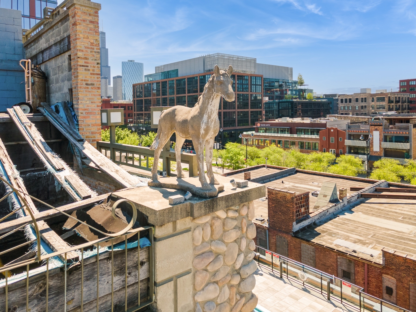 165 N May St Chicago, IL 60607