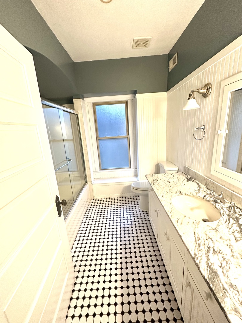 1241 Maple Ave Wilmette, IL 60091