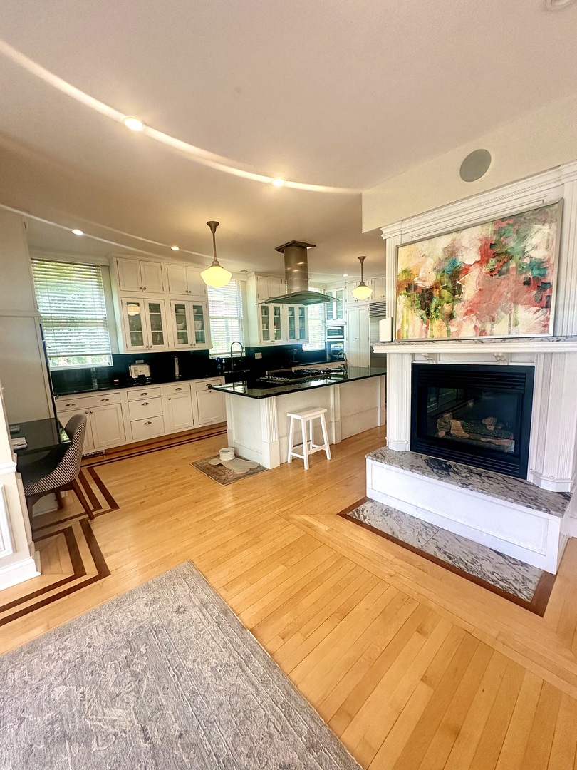 1241 Maple Ave Wilmette, IL 60091