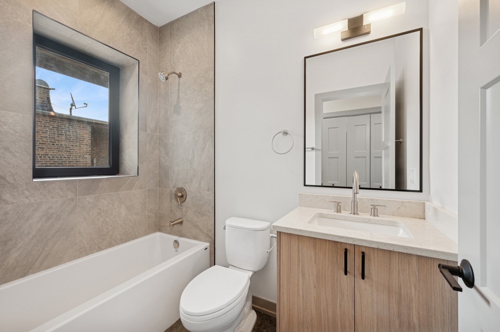 1331 W Estes Ave #1A Chicago, IL 60626