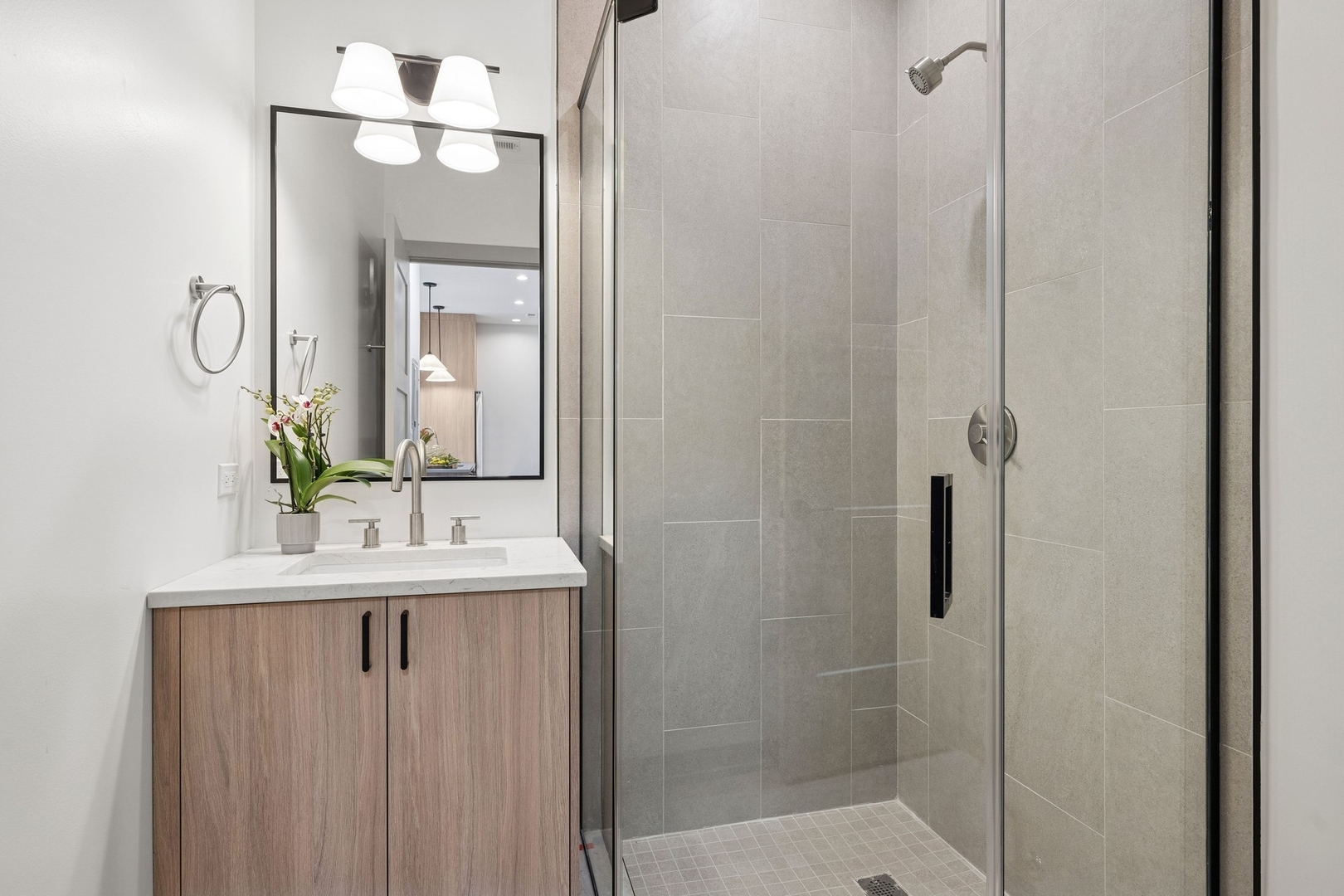 1331 W Estes Ave #1A Chicago, IL 60626