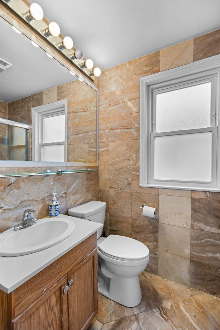 2121 N 75th Ave Elmwood Park, IL 60707