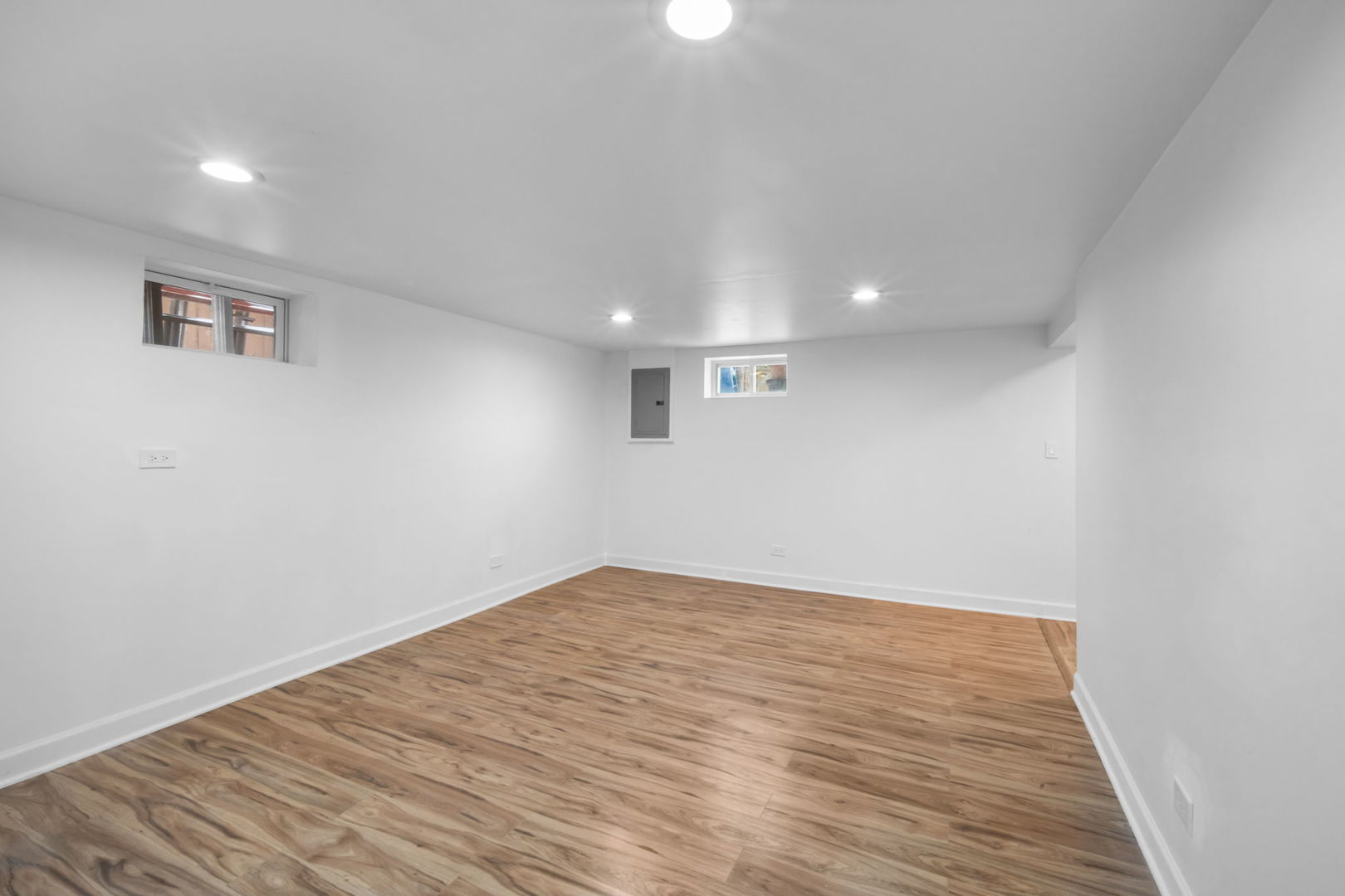 2121 N 75th Ave Elmwood Park, IL 60707