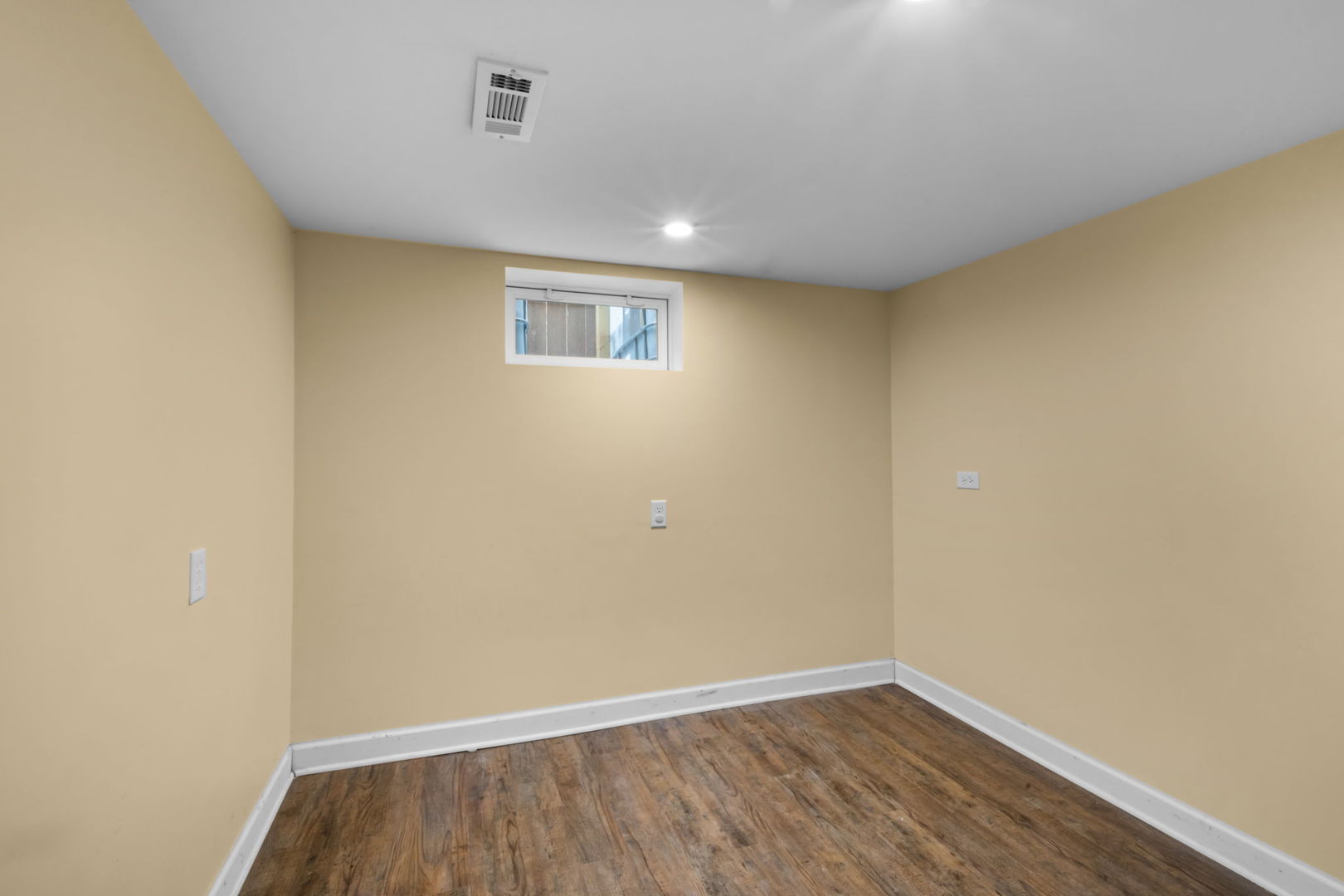 2121 N 75th Ave Elmwood Park, IL 60707