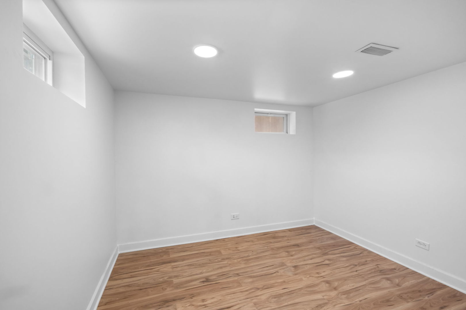 2121 N 75th Ave Elmwood Park, IL 60707