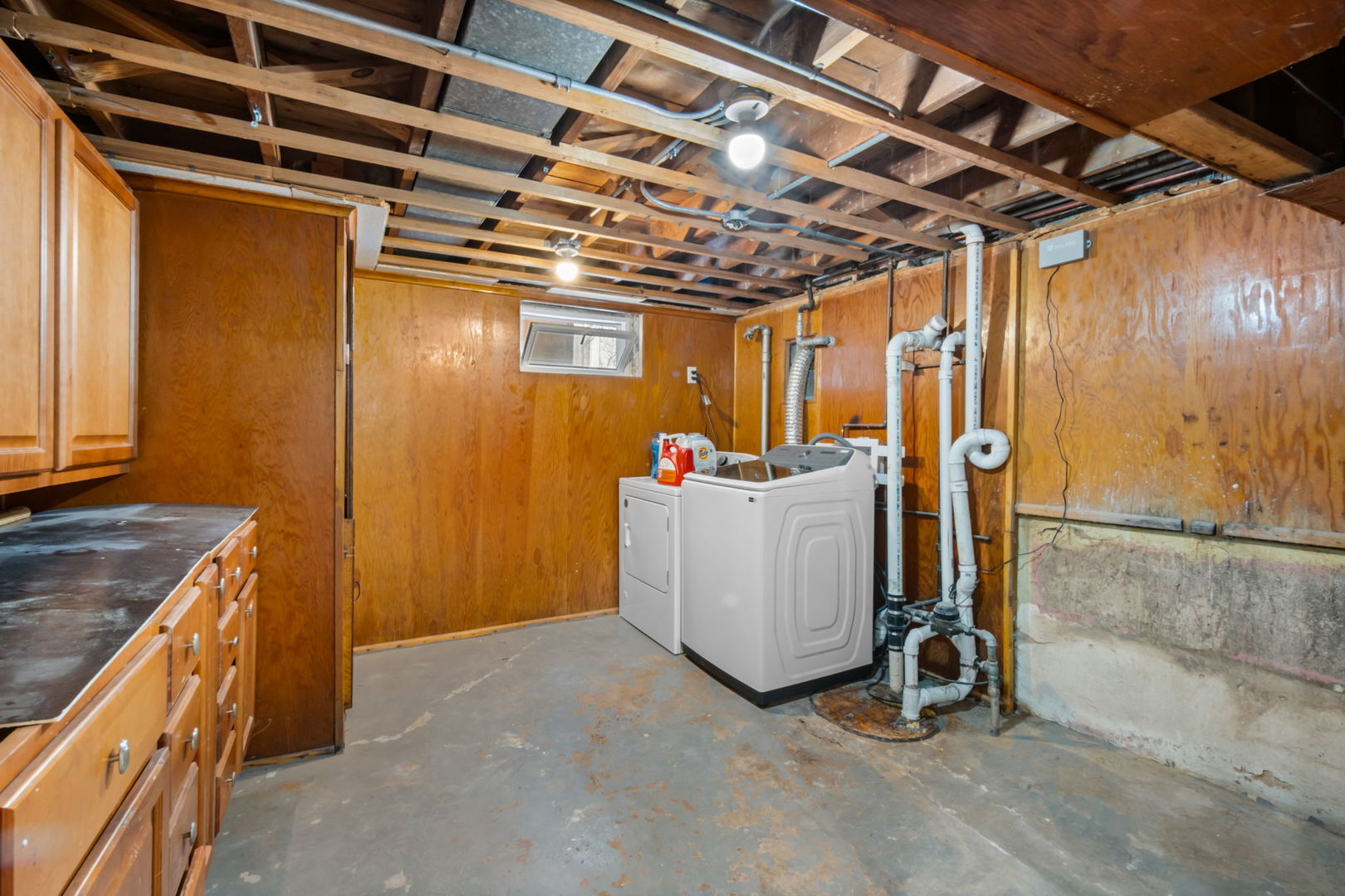 2121 N 75th Ave Elmwood Park, IL 60707