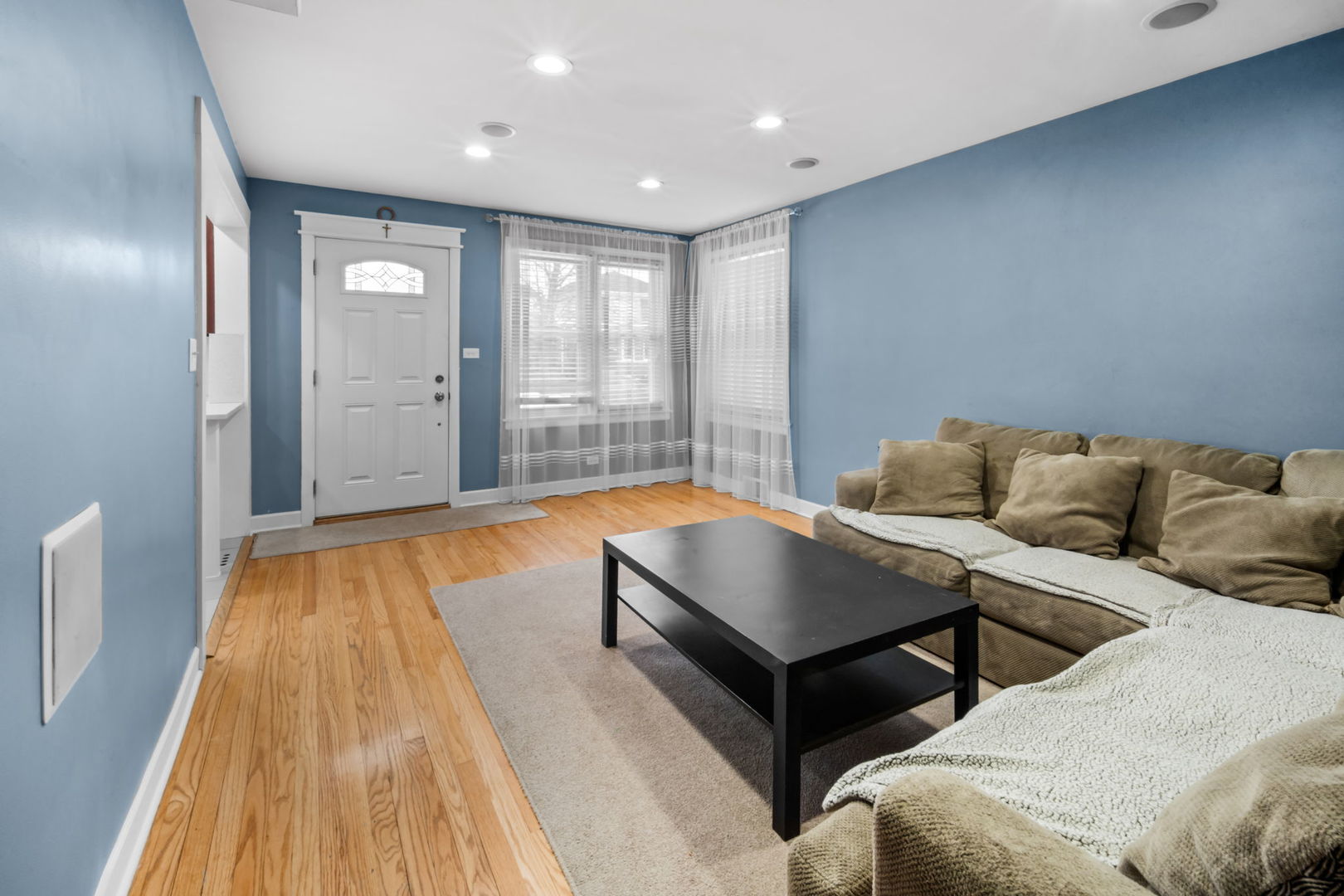 2121 N 75th Ave Elmwood Park, IL 60707