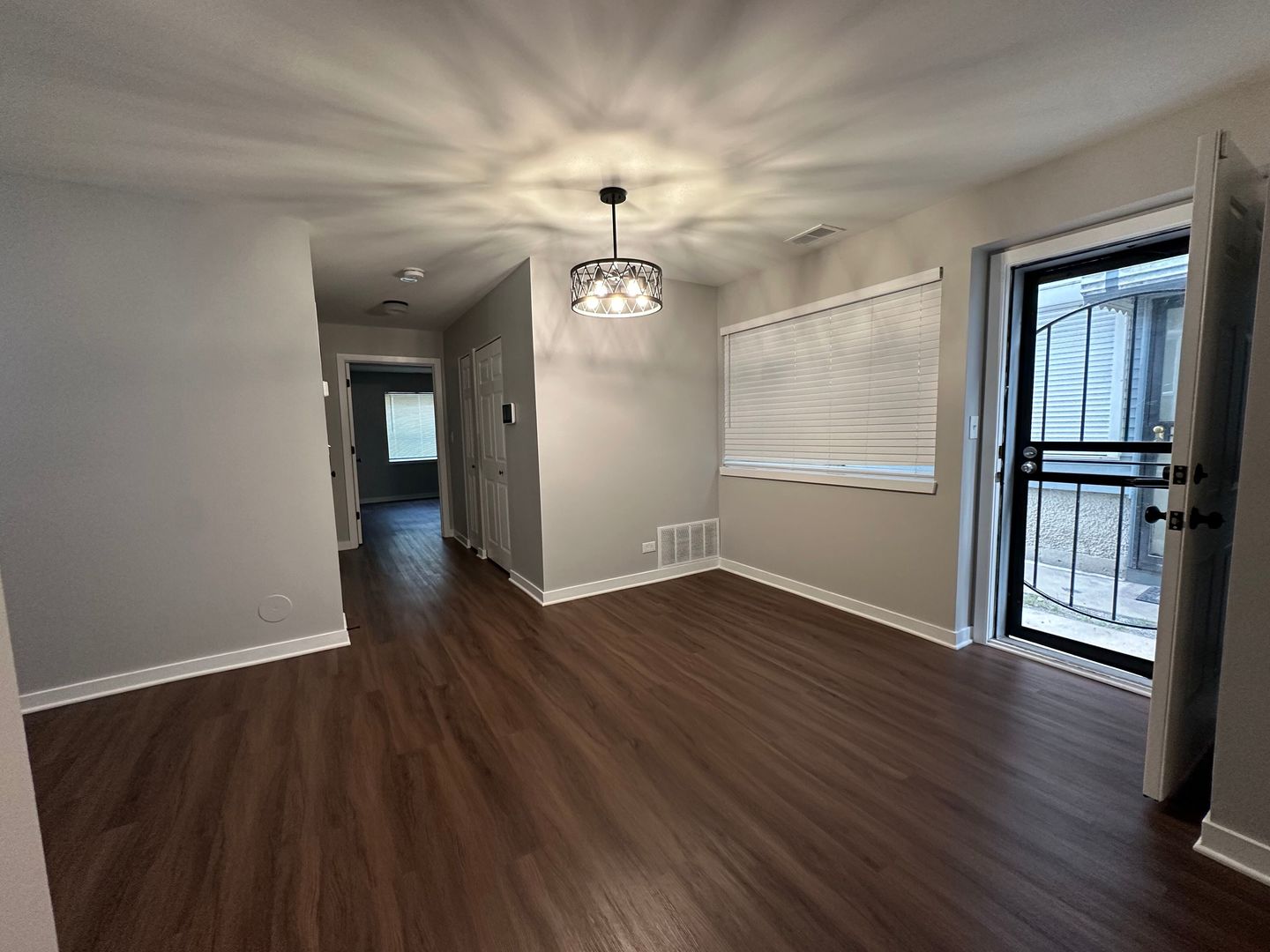 6457 S KENWOOD Ave #GARDEN Chicago, IL 60637