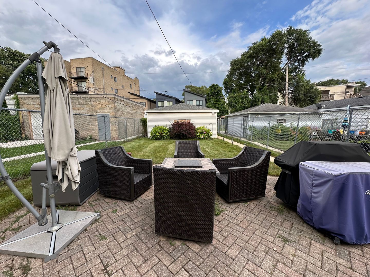 6457 S KENWOOD Ave #GARDEN Chicago, IL 60637