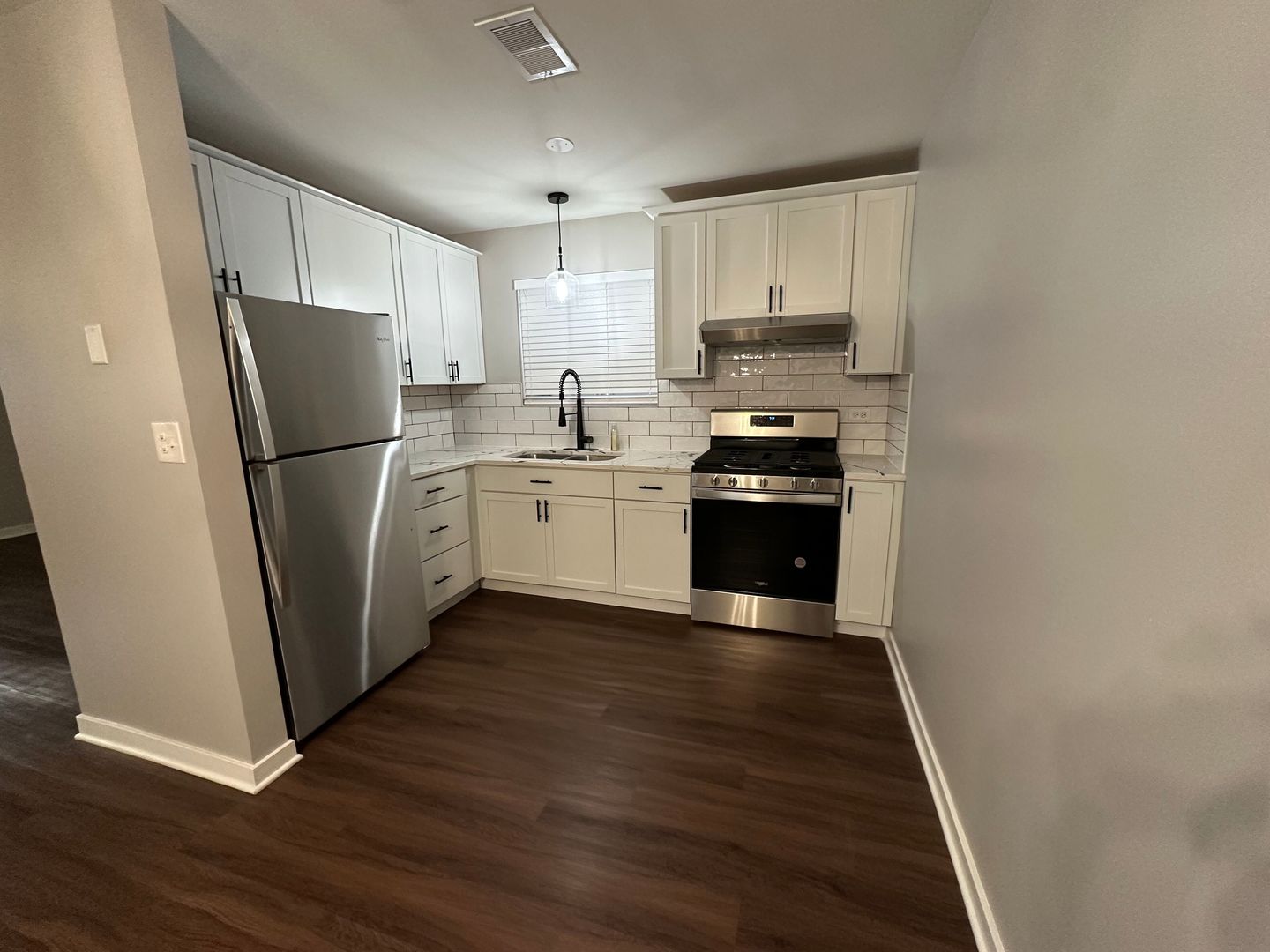 6457 S KENWOOD Ave #GARDEN Chicago, IL 60637