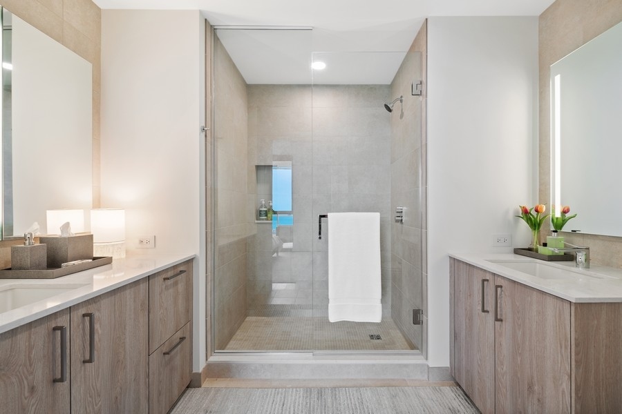 211 N Hbr Dr #2108