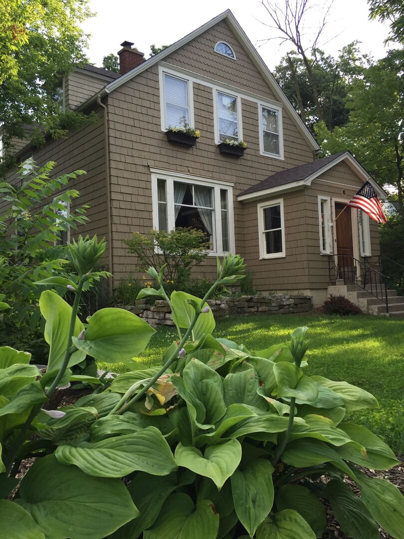 385 Vine Ave