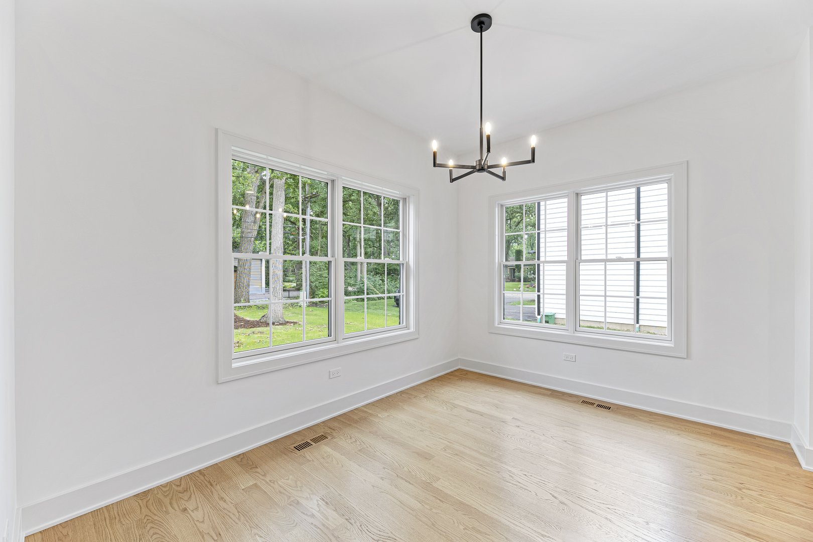 1672 Huntington Ln Highland Park, IL 60035