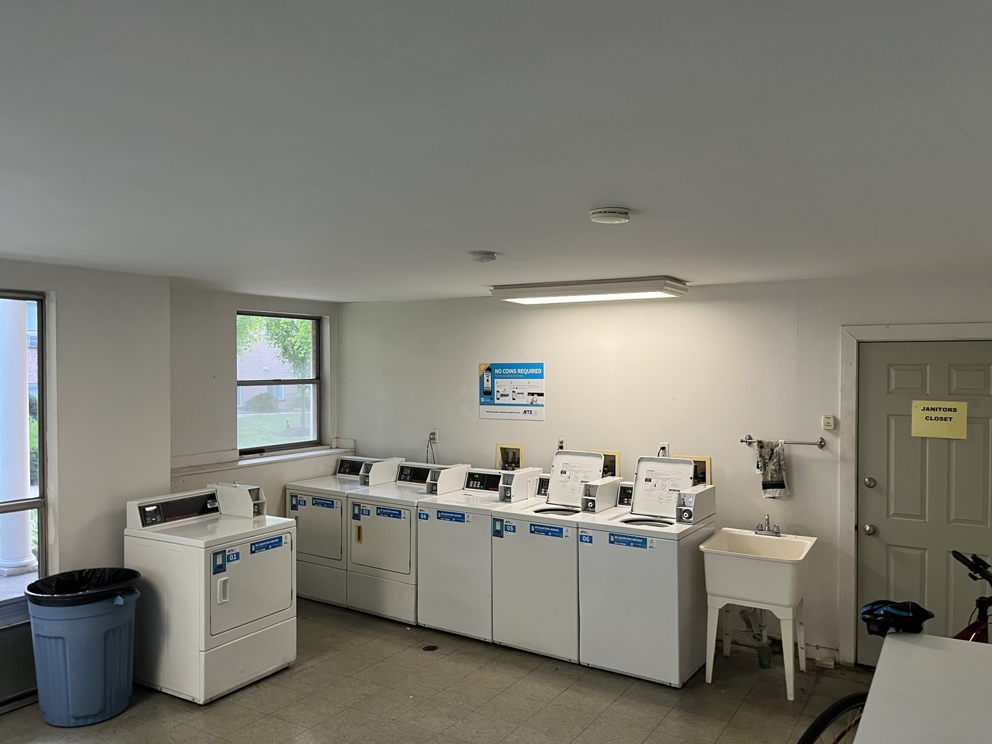 415 Wesley Ave #21 Oak Park, IL 60302