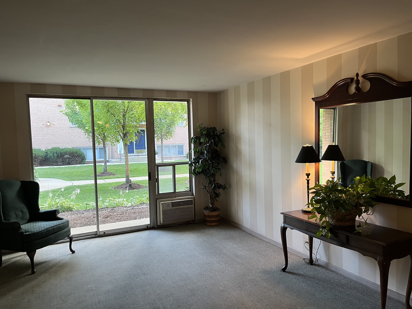 415 Wesley Ave #21 Oak Park, IL 60302