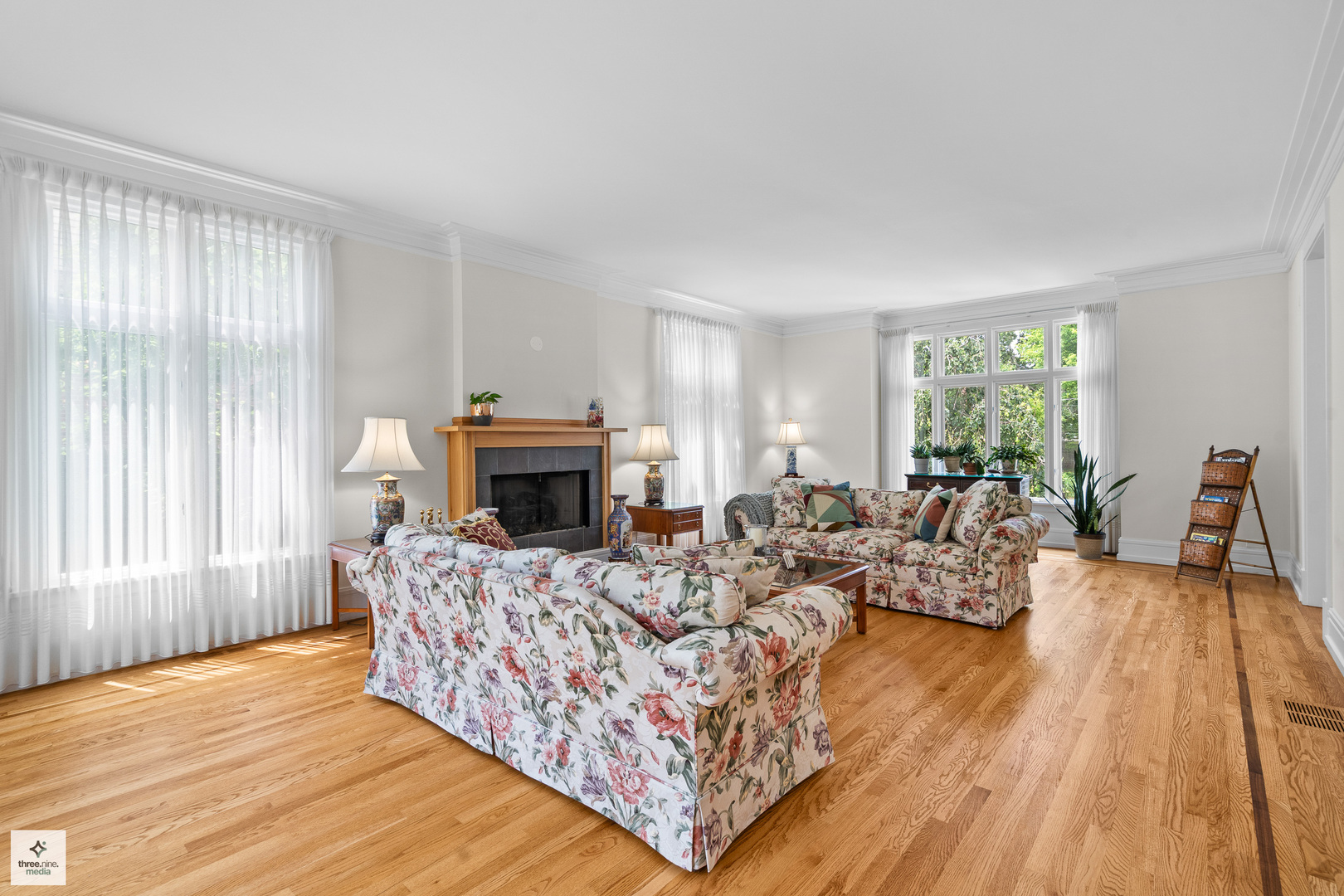 1133 Manor Dr Wilmette, IL 60091