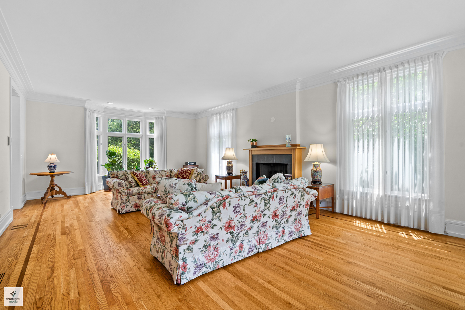 1133 Manor Dr Wilmette, IL 60091