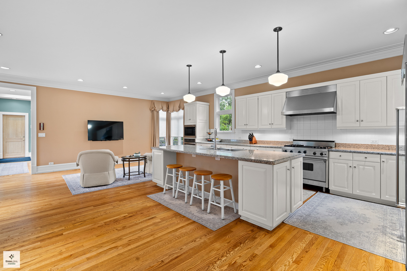 1133 Manor Dr Wilmette, IL 60091