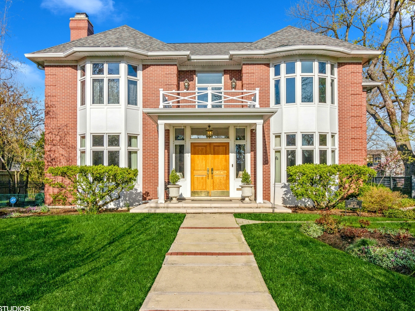 1133 Manor Dr Wilmette, IL 60091