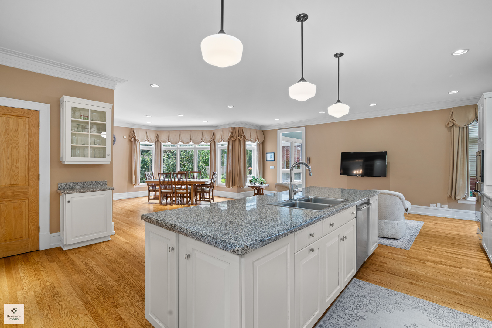 1133 Manor Dr Wilmette, IL 60091