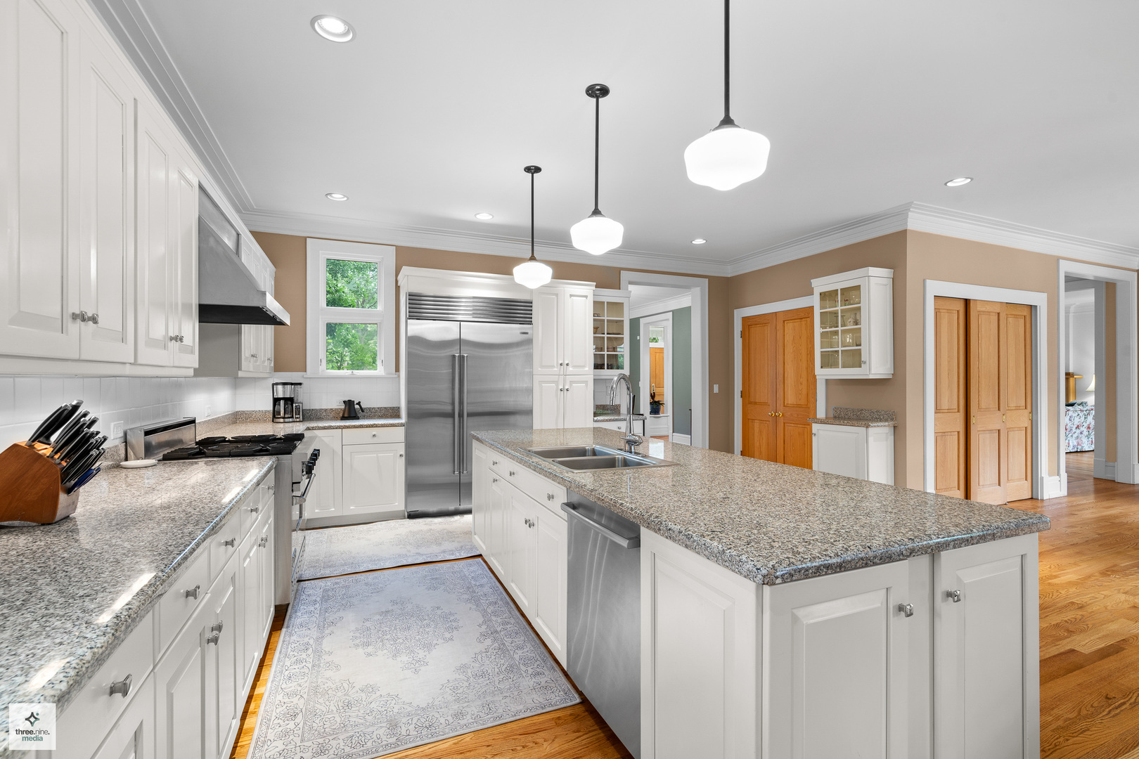 1133 Manor Dr Wilmette, IL 60091