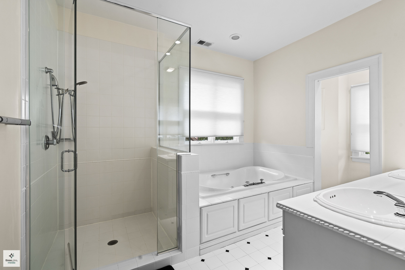 1133 Manor Dr Wilmette, IL 60091