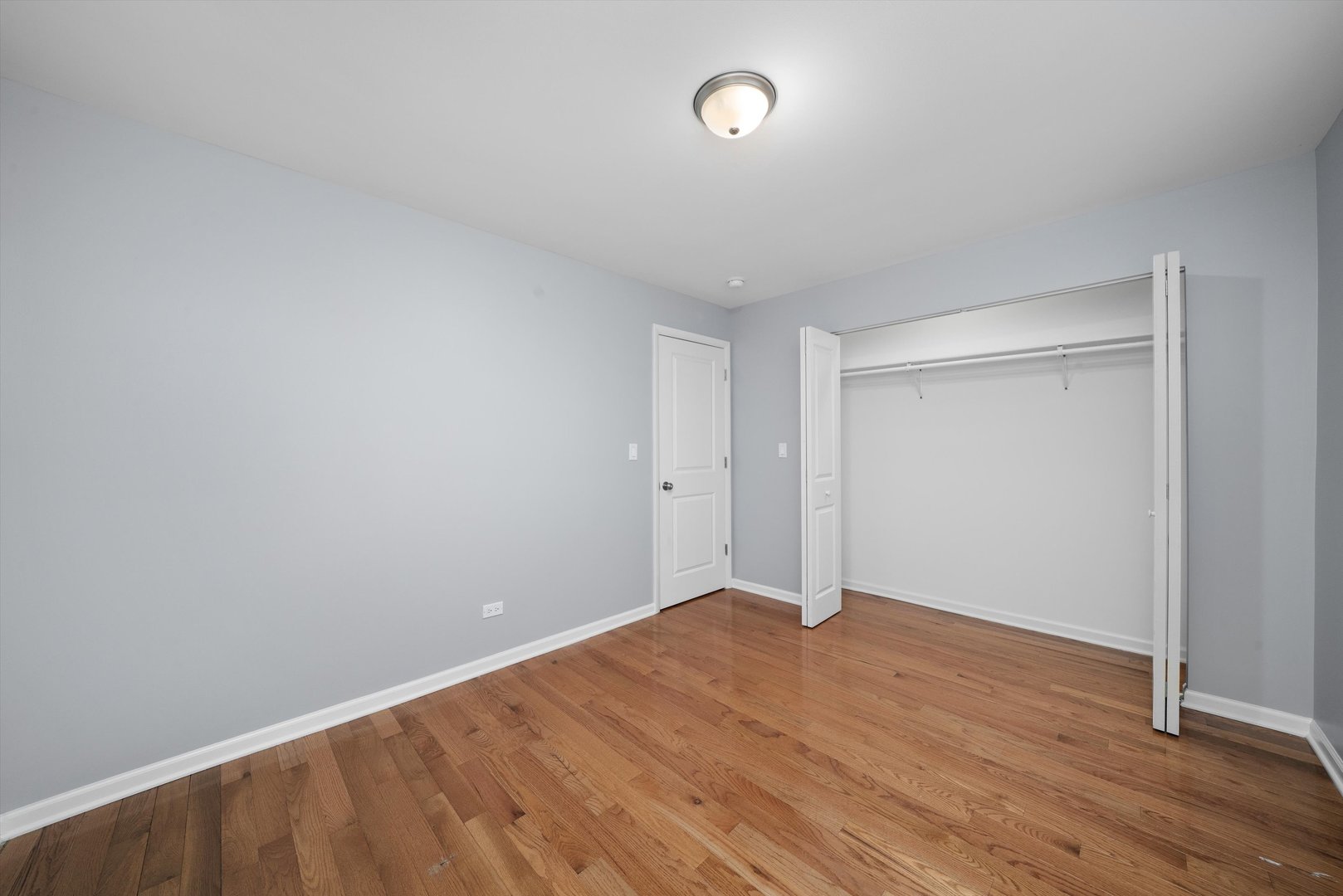 327 S Wisconsin Ave #5B Oak Park, IL 60302