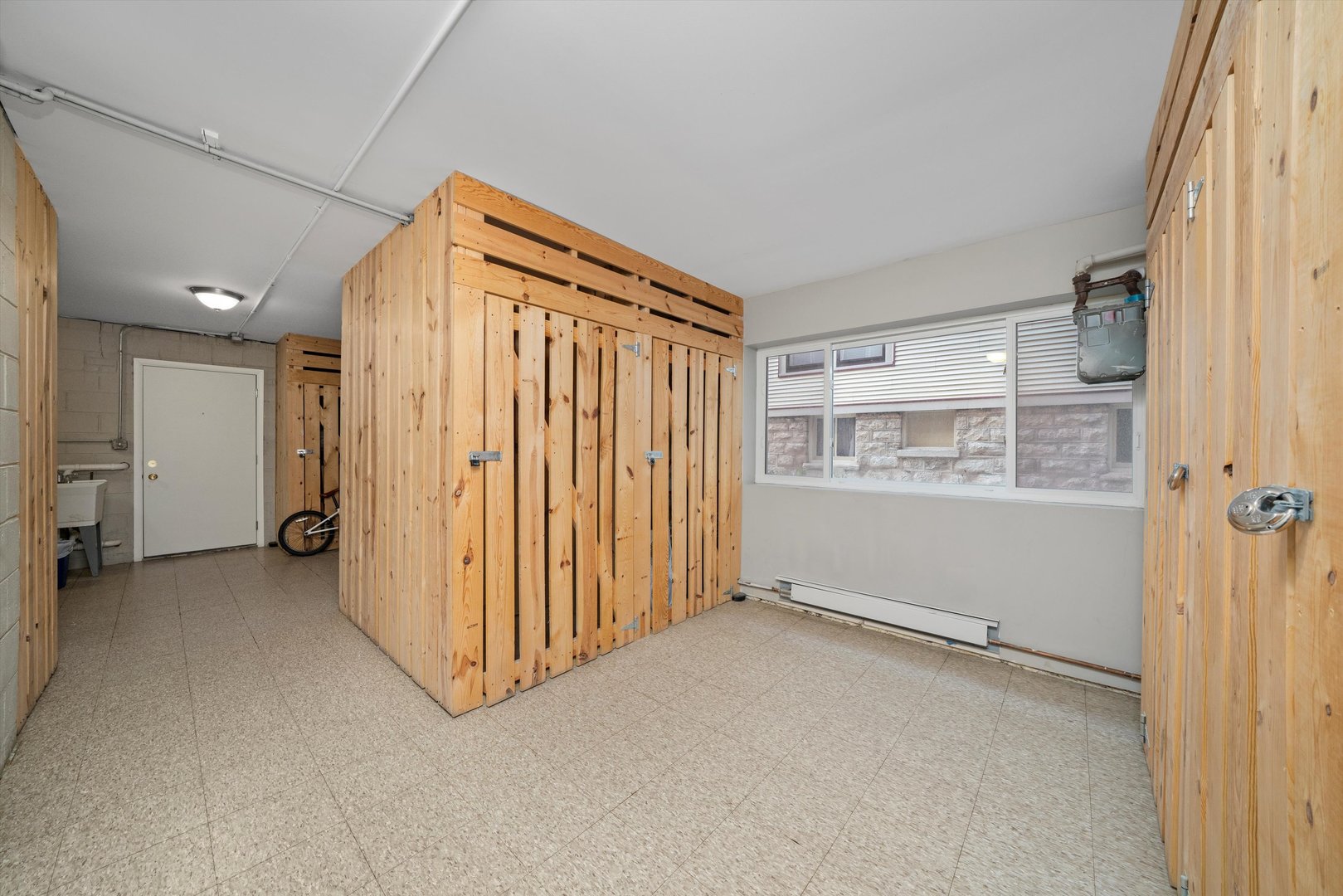 327 S Wisconsin Ave #5B Oak Park, IL 60302