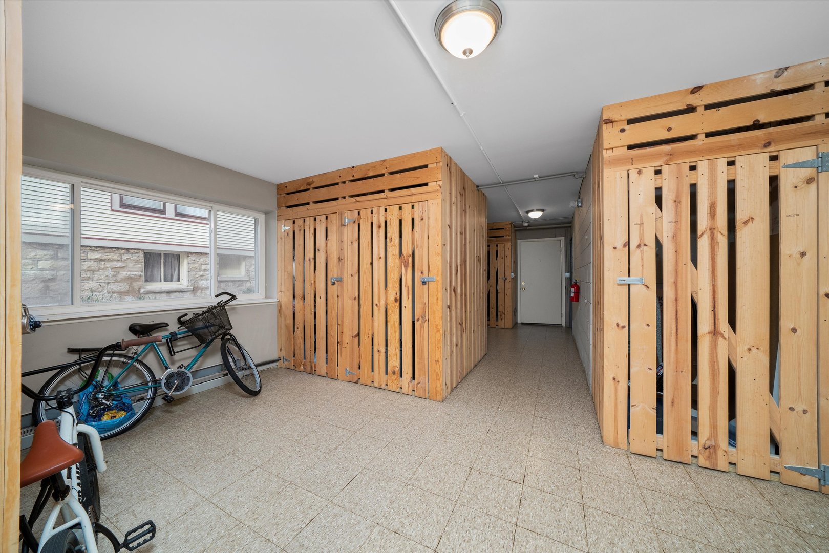 327 S Wisconsin Ave #5B Oak Park, IL 60302