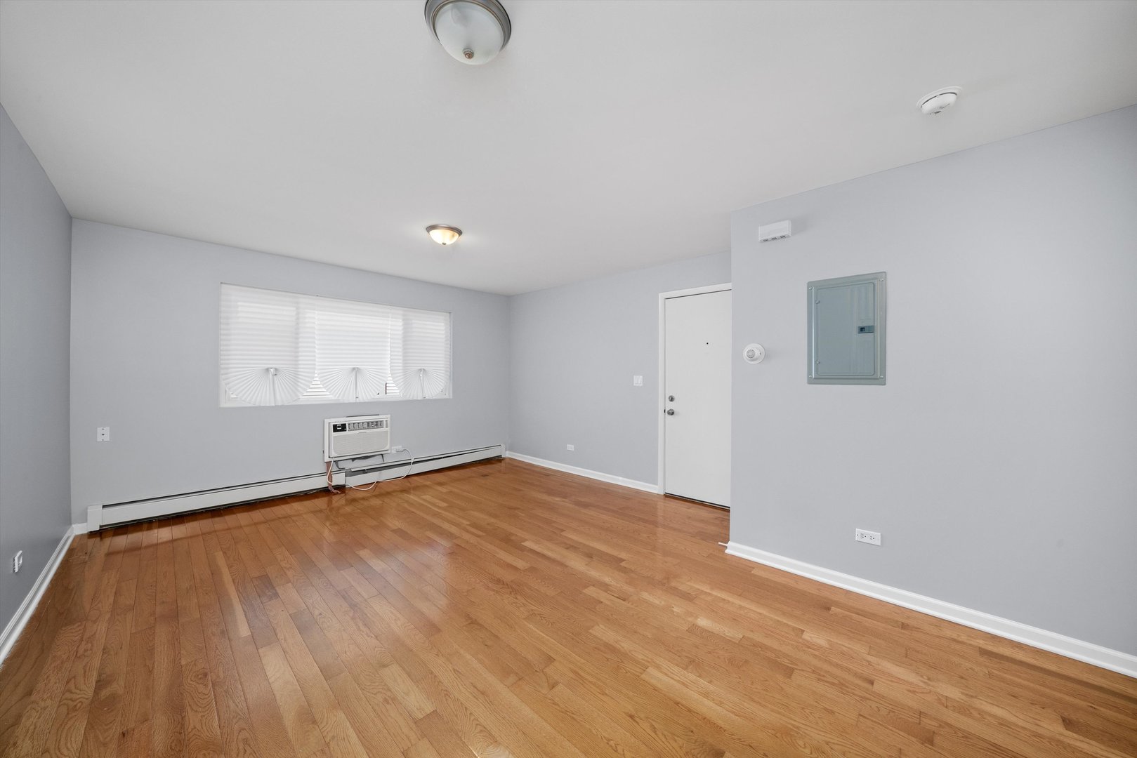 327 S Wisconsin Ave #5B Oak Park, IL 60302