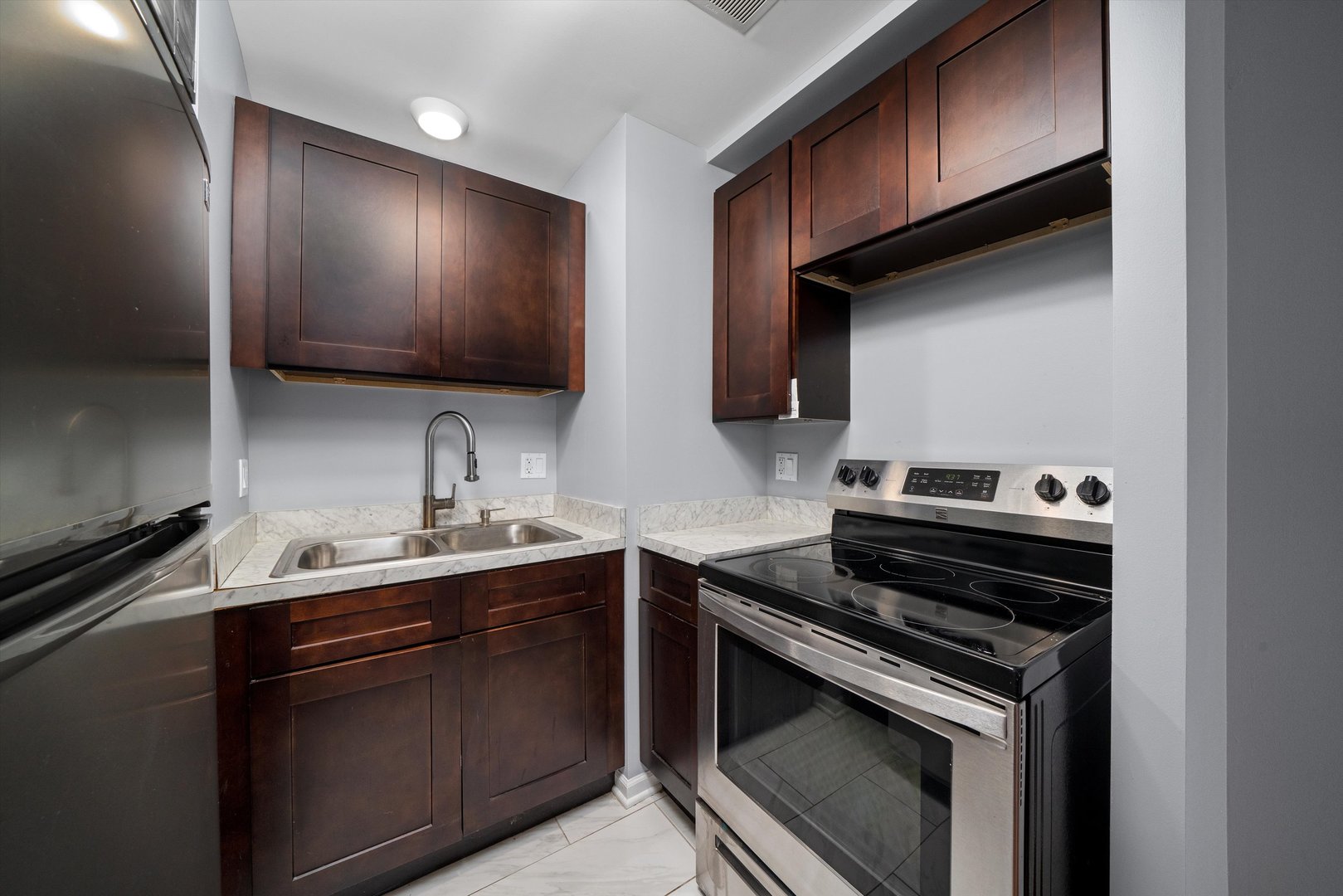 327 S Wisconsin Ave #5B Oak Park, IL 60302
