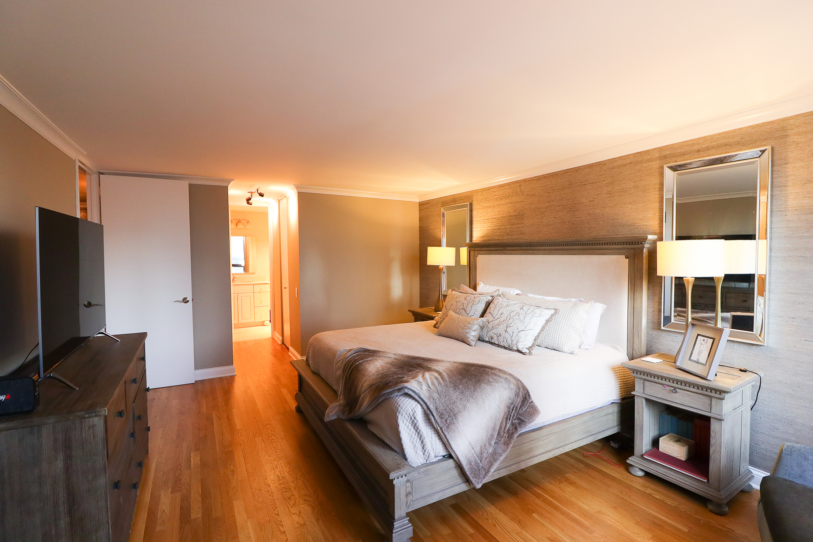 360 E Randolph St #2205 Chicago, IL 60601