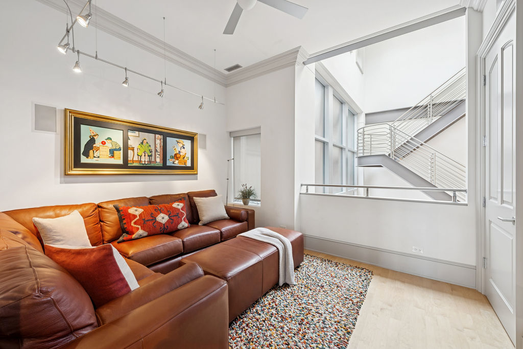 2217 N Clybourn Ave Chicago, IL 60614