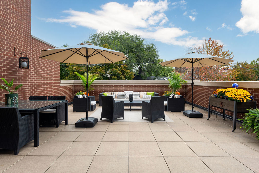 2217 N Clybourn Ave Chicago, IL 60614