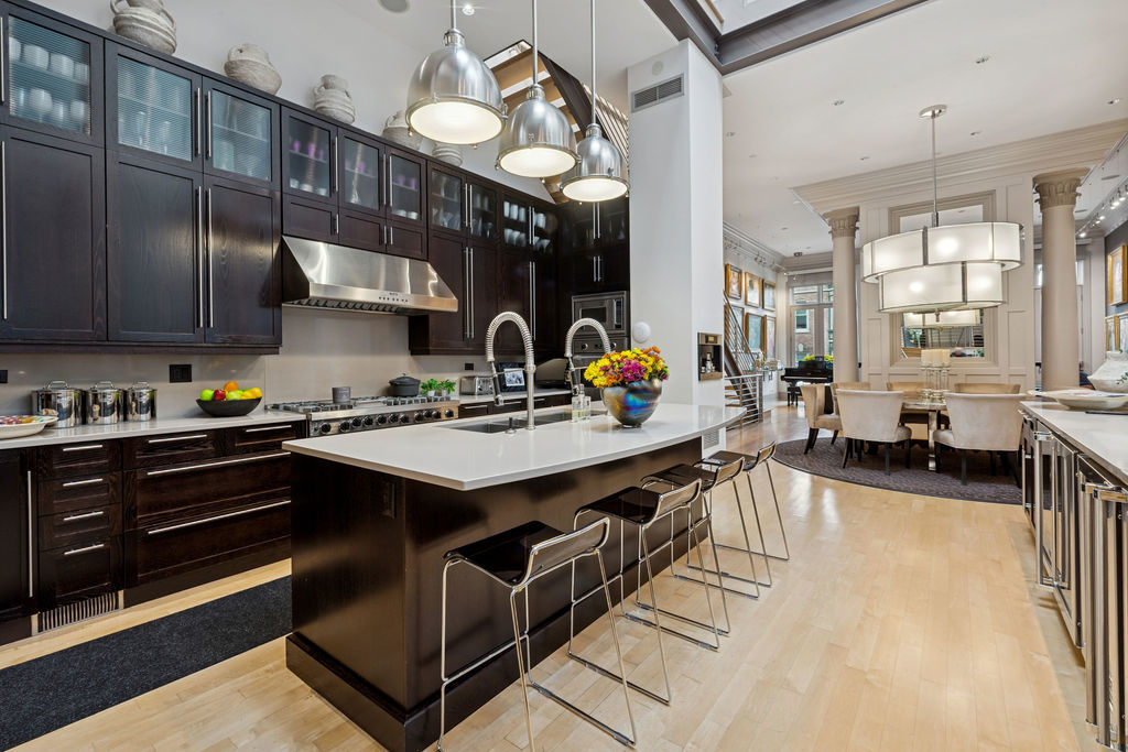 2217 N Clybourn Ave Chicago, IL 60614