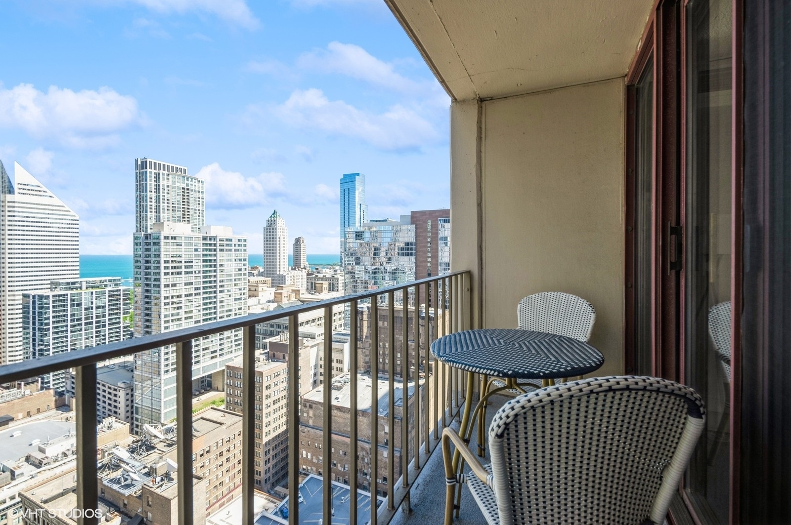 200 N Dearborn St #4004